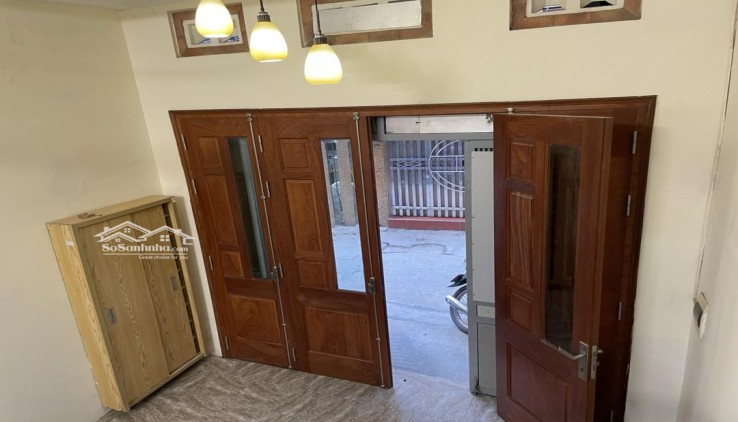 Cho thuê nhà ngõ ô tô 21 Lê Văn Lương, 4 tầng, 50m2, 4 ngủ, 15tr - KD online, VP, ở gia đình, nhóm